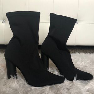 Fitted Cylinder Slip-On Boot Heels